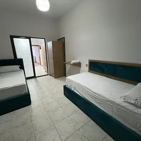 Sisterhood Hostel-female Only Hostal *