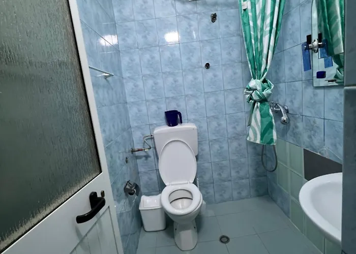 Sisterhood Hostel-female Only Hostal